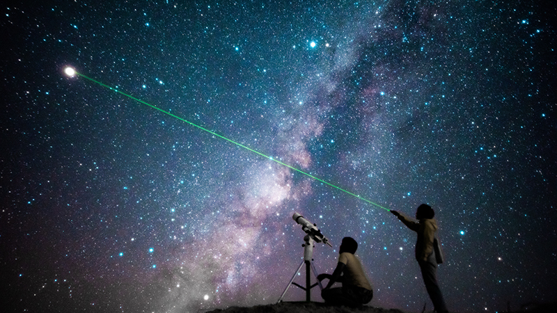 女性ナビゲーターが星座の物語・宇宙の楽しみ方を分かりやすくお話